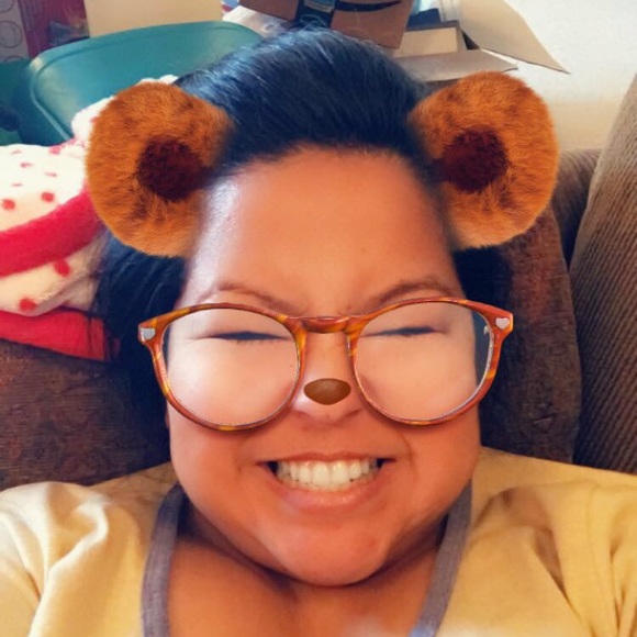 Meet your Posher, Sandy - Picture 2 of 3